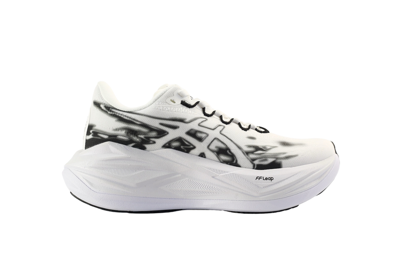 Superblast White Black Print